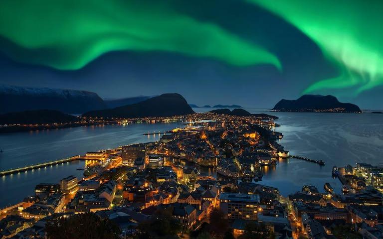 Charming Apartment In Alesund Center With Free Parking Luaran gambar